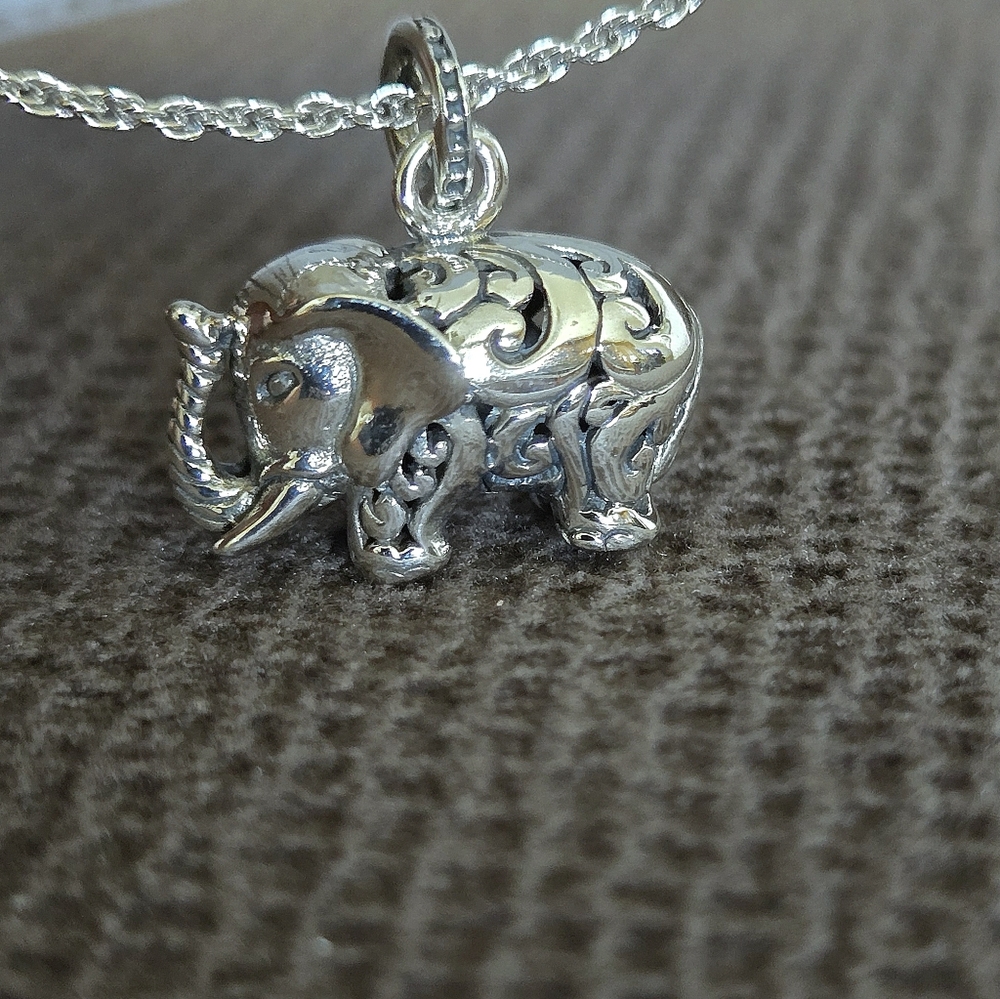 Annika Witt Sterling Silver🤍 Elephant🐘 Pendant Necklace - NIB - Picture 14 of 15